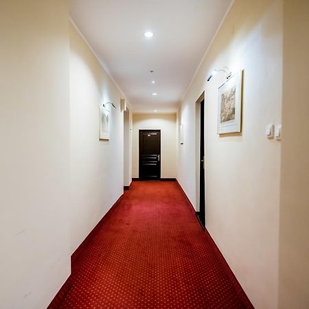 סלאופסק Hotel Piast מראה חיצוני תמונה