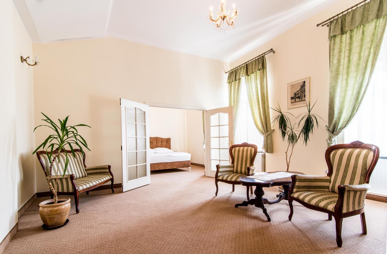 סלאופסק Hotel Piast מראה חיצוני תמונה