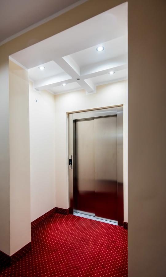 סלאופסק Hotel Piast מראה חיצוני תמונה