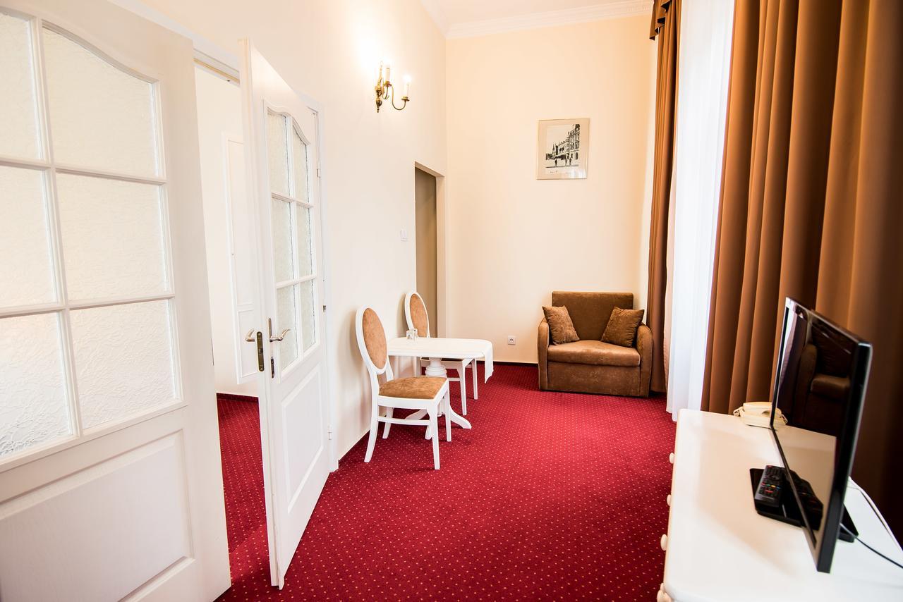 סלאופסק Hotel Piast מראה חיצוני תמונה