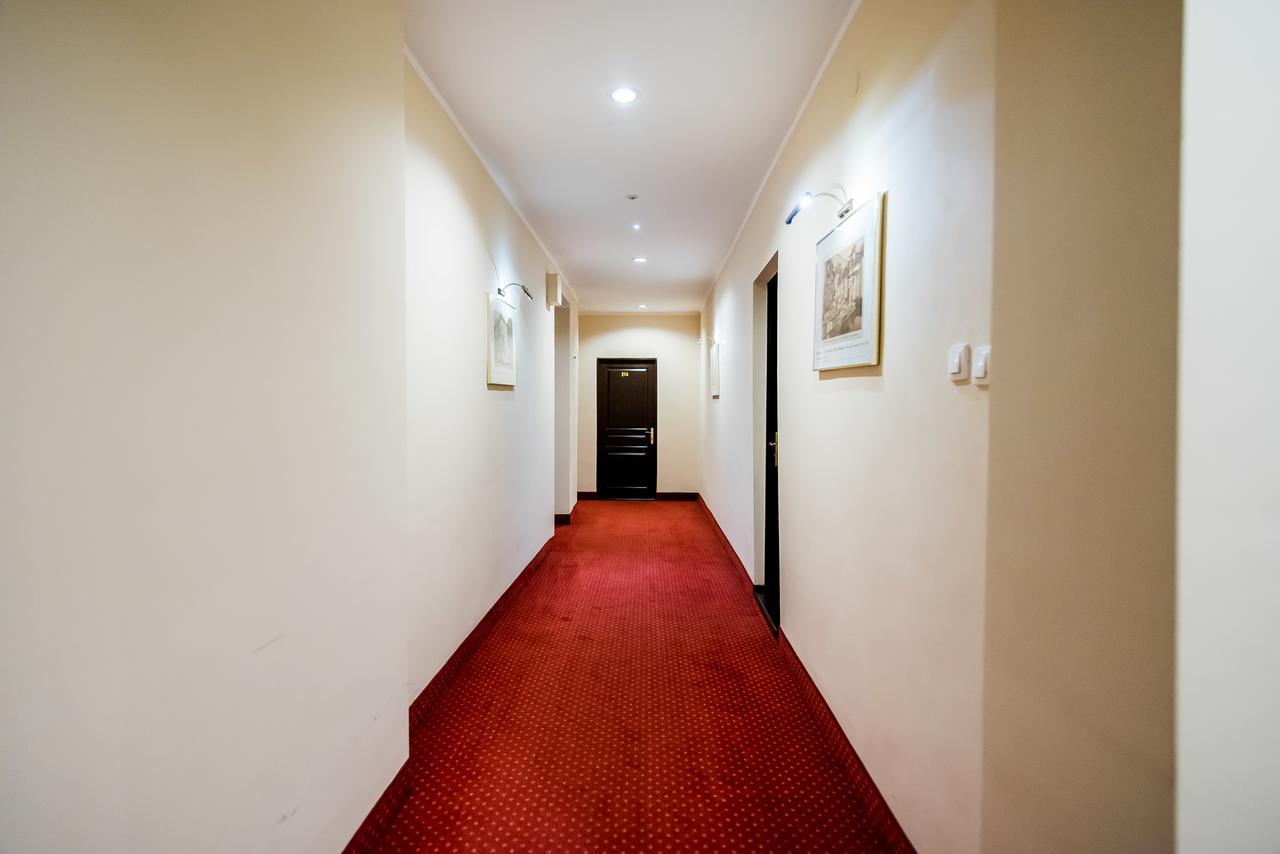 סלאופסק Hotel Piast מראה חיצוני תמונה